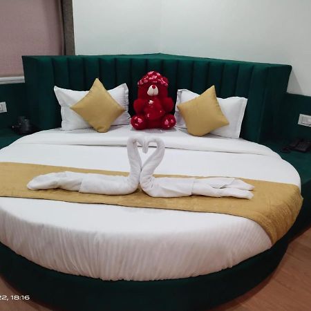 Collection O Hotel Green Park Anand Exterior photo