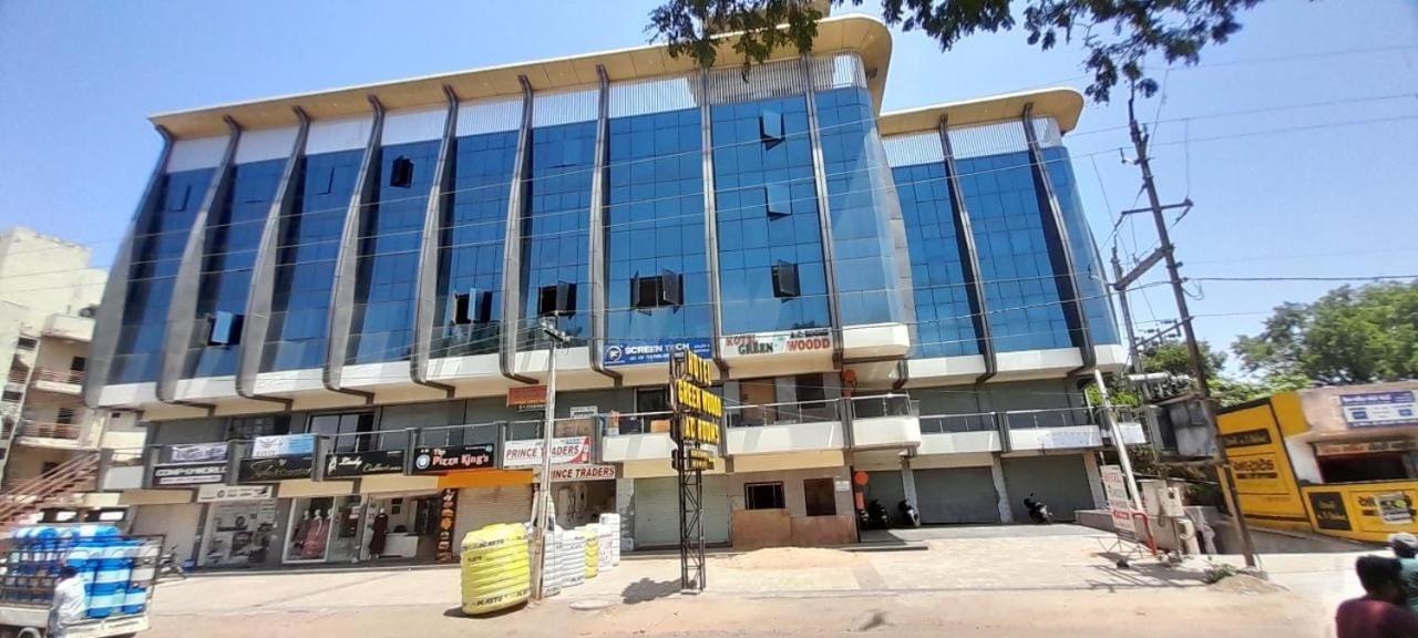 Collection O Hotel Green Park Anand Exterior photo